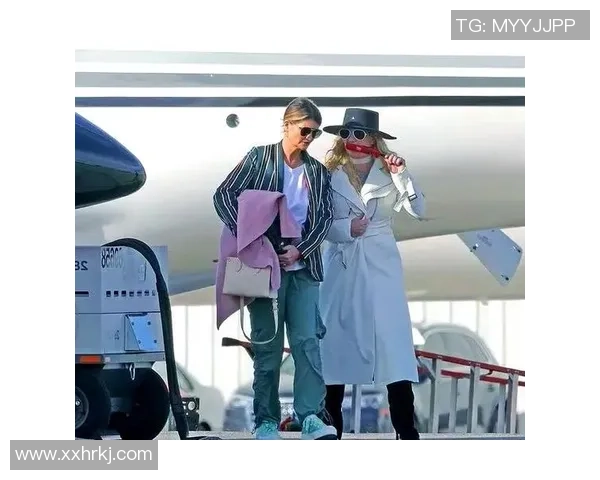 布兰妮与足球明星的浪漫故事揭秘及其背后的情感纠葛