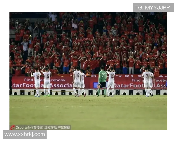 天津足球明星遭遇淘汰赛失利引发球迷热议与反思